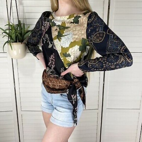 Tiny Mixed Media Dark Blooms floral tie front tee. - Picture 2 of 4